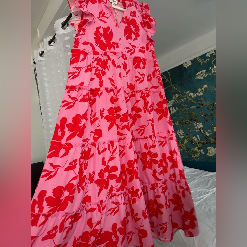 beautiful dress, size small, never worn; free shipping
